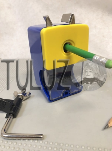 L7321660 Temperówka Lyra plastkiowa z korbką 1..jpg