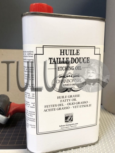 Olej tłusty Charbonnel  Huile Taille Douce Fatty Oil 331122..jpg