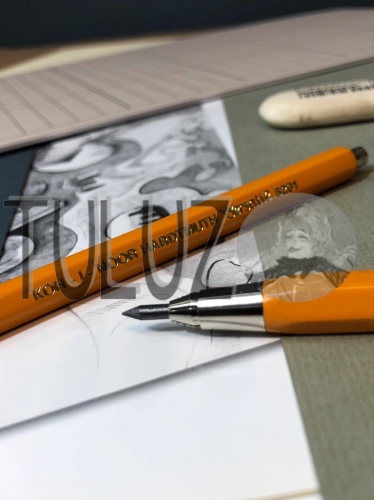 Ołówek  ∅2mm mechaniczny Versatil cieńki 5201 Koh-i-Noor ..jpg